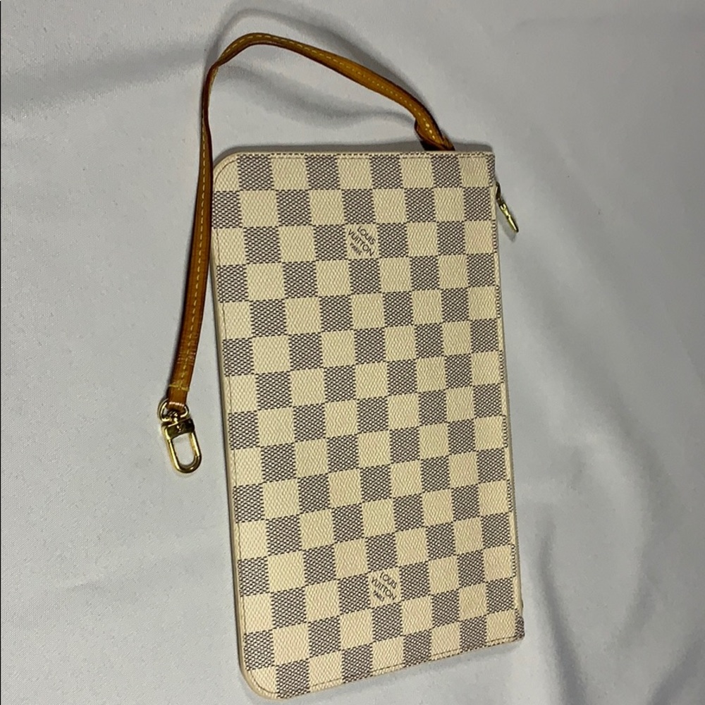 Louis Vuitton MM/GM Pouch